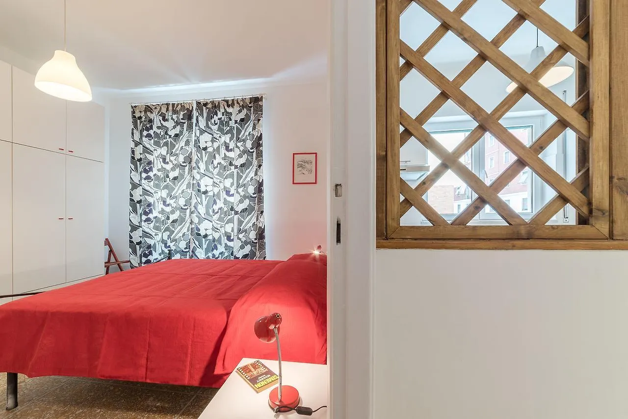 Red & White Vatican Apartment Roma 0*,  Italia