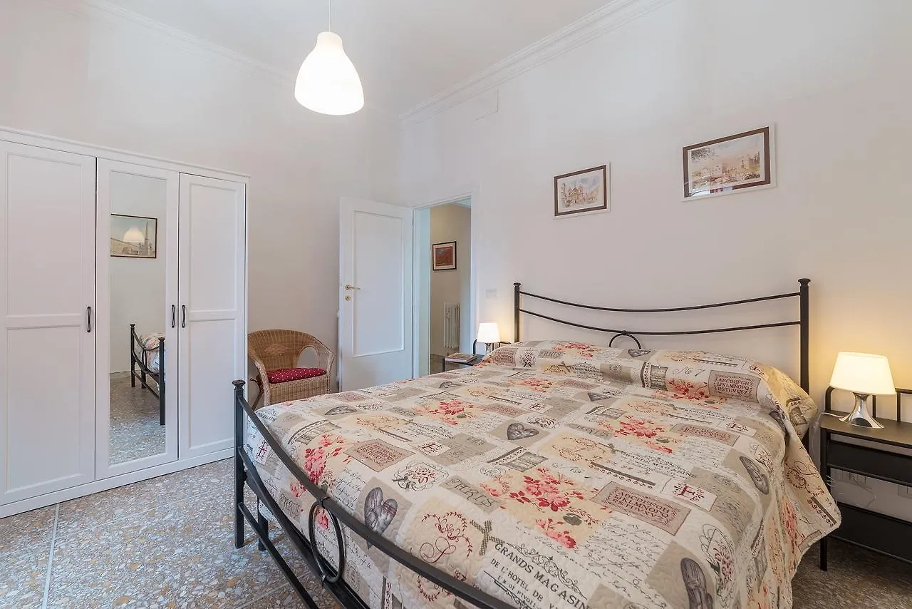 Red & White Vatican Apartment Roma