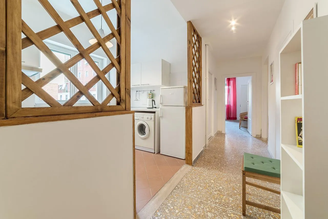 Red & White Vatican Apartment Roma