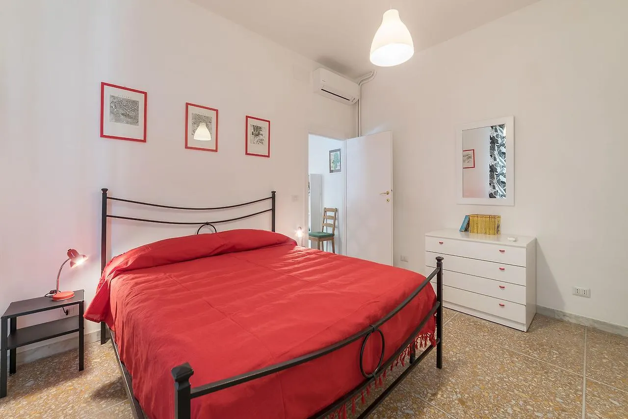 Red & White Vatican Apartment Roma